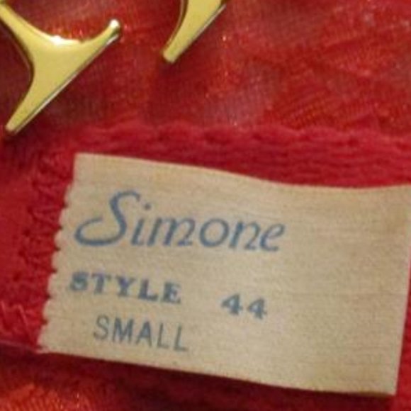 SIMONE RED LACE SATIN GARTER - Picture 11 of 13